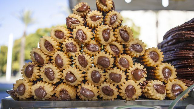 حلويات رمضان - طريقة عمل بلح الشام المحشو بالشوكولاتة