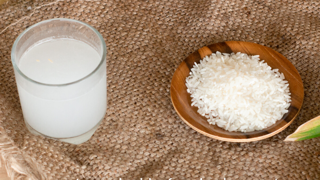وصفات لعلاج المغص - طريقة عمل ماء الأرز لتهدئة المغص