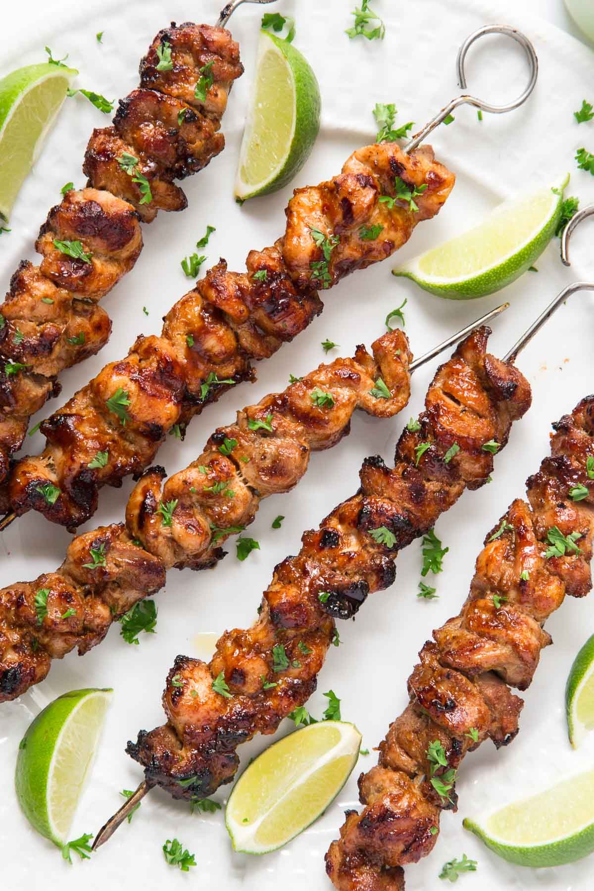 صدور دجاج مشوية - طريقة عمل كباب الدجاج المشوي مع الأرز